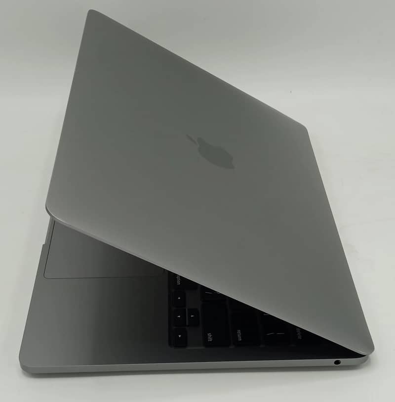 MacBook Pro 2020 i7 16GB/512GB 13 Inch Core i7 MacBook 10/10 Condition 4