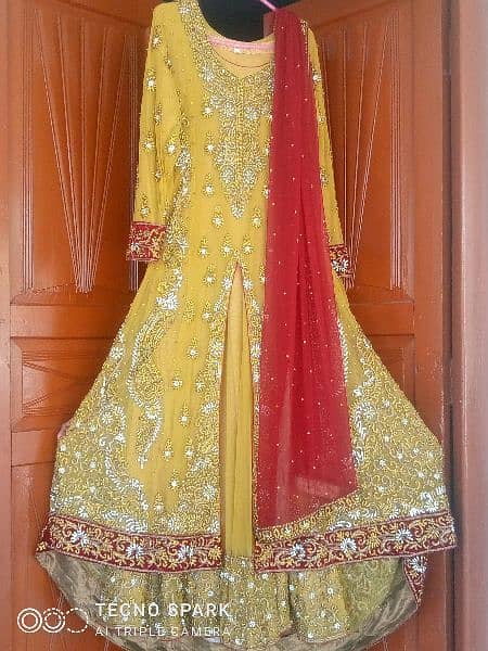 Bridal dress . . Open gaown with heavy long tail 1