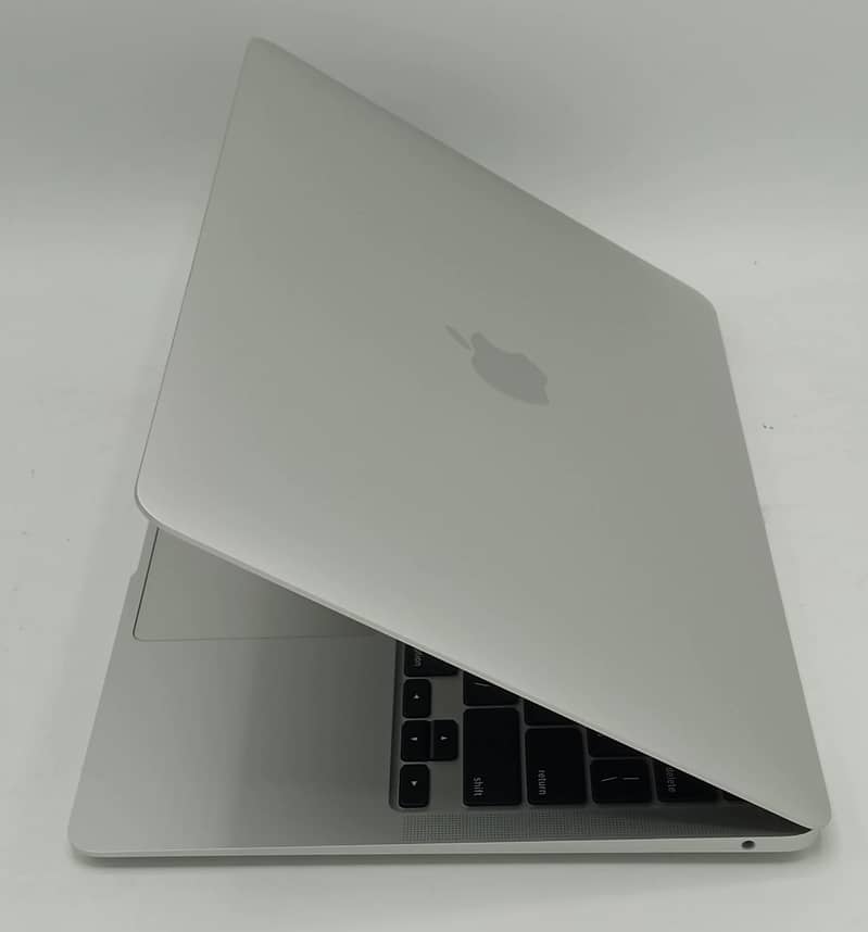 MacBook Air 2020 M1 Chip 13 Inch Slim Laptop 8/256 10/10 Quantity 4