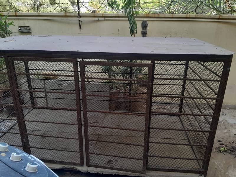 Dog Cage for sale solid steel structure with wheels 2