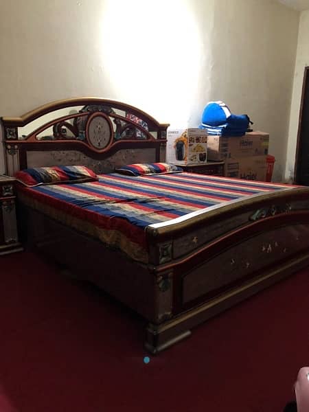 Bed with Side Table • Very Good Condition • Nothing Damaged 4