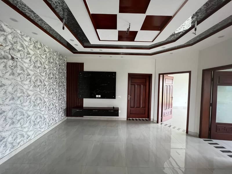 10 Marla Available For Rent At Ideal Location Near To Park Zoo School Canima Imtaiz Petrol Pump 11