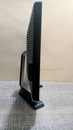 20 inch Dell Monitor # it include very podes # power cable is include