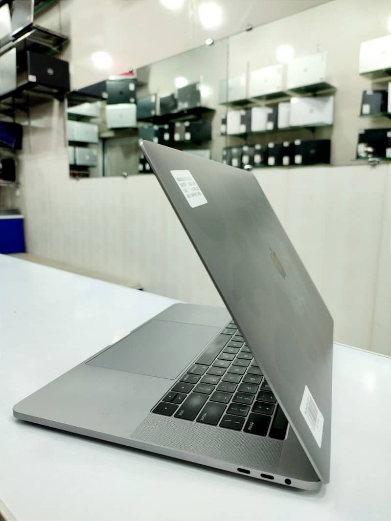 Apple Macbook pro A1990| i5.4" inch  Core i9| 32/512 at ABID COMPUTERS 11