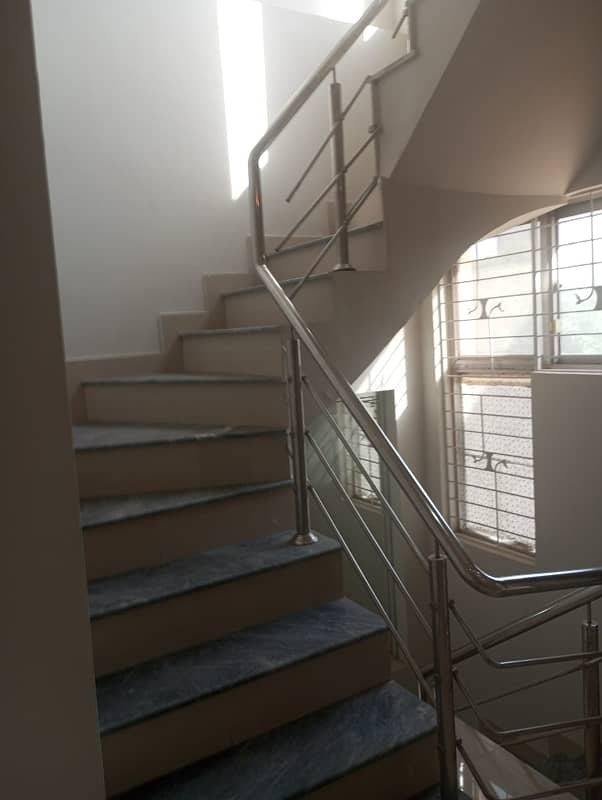 5 Marla Used House For Sale In Block BB Sector D Bahria Town Lahore 1