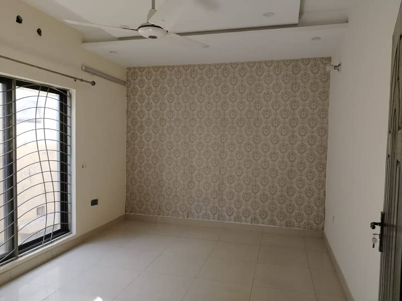 5 Marla House Used For Sale In Tulip Extension Block Sector C Bahria Town 8