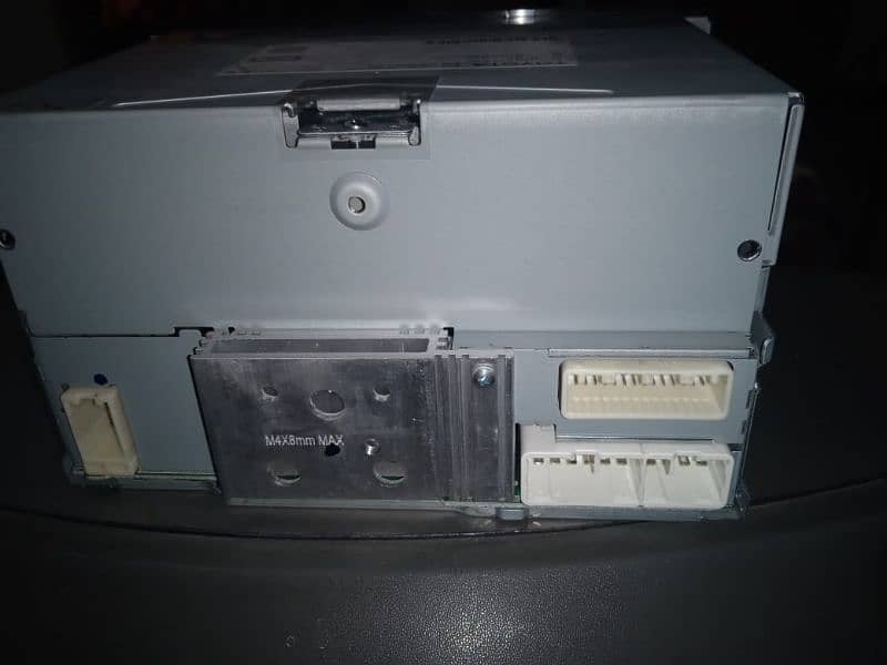Original sound system of Toyota yaris 4