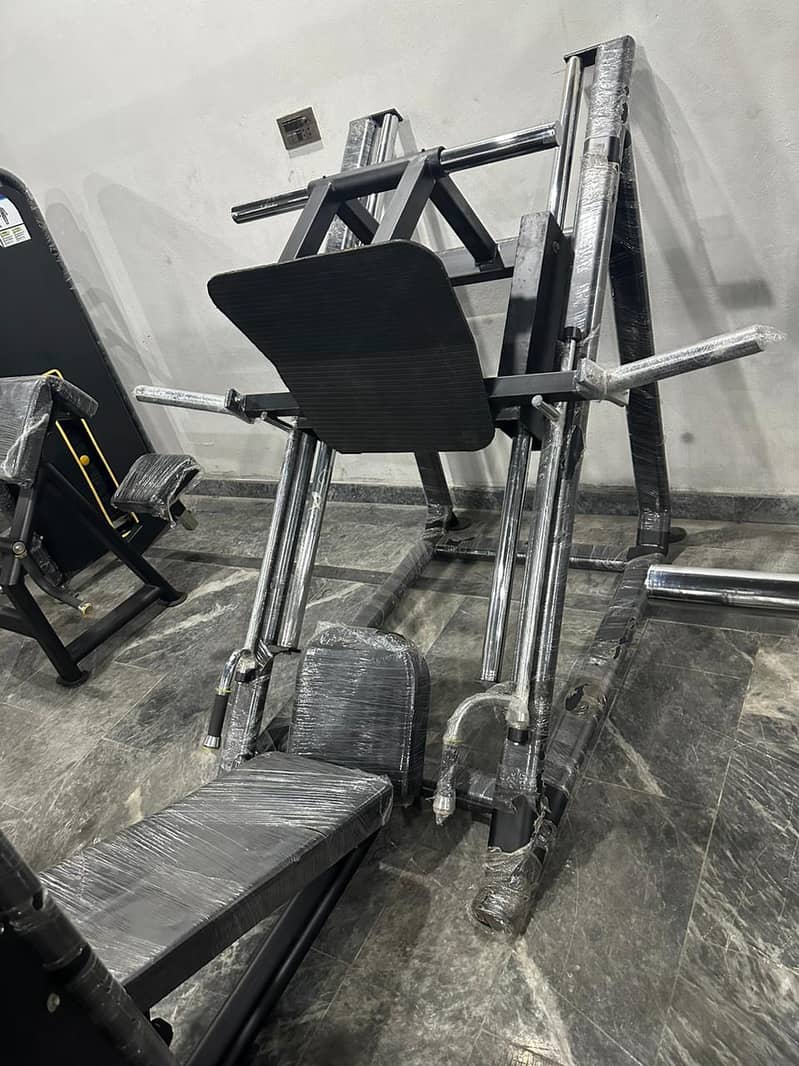 commercial gym equipments / Commercial gym machines / gym setup 1