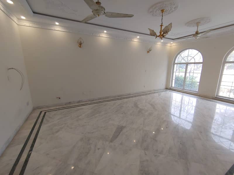 2 Kanal Used House is for Sale in DHA Phase 3 Block Z 4