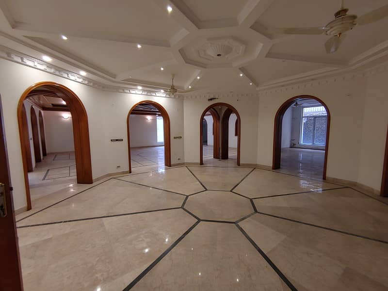 2 Kanal Used House is for Sale in DHA Phase 3 Block Z 11