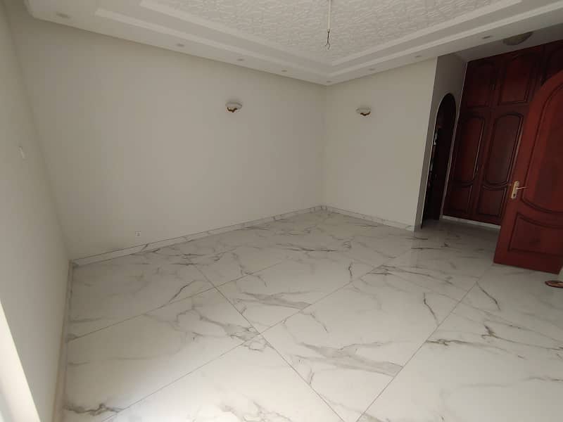 2 Kanal Used House is for Sale in DHA Phase 3 Block Z 20