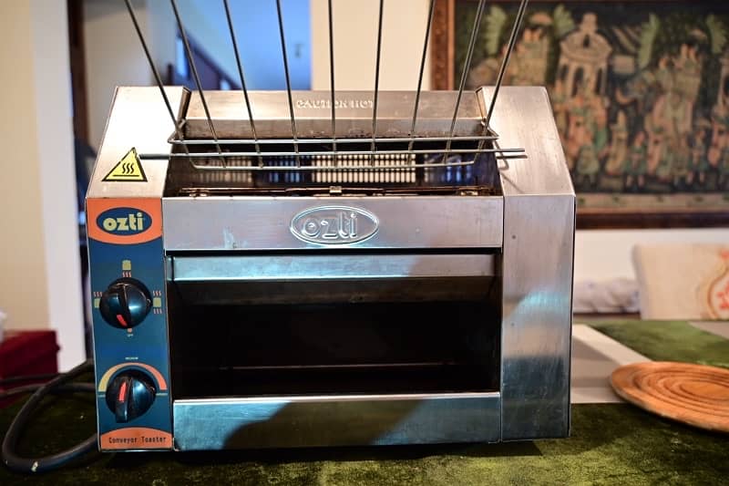 OZTI commercial toaster and bun conveyor 0