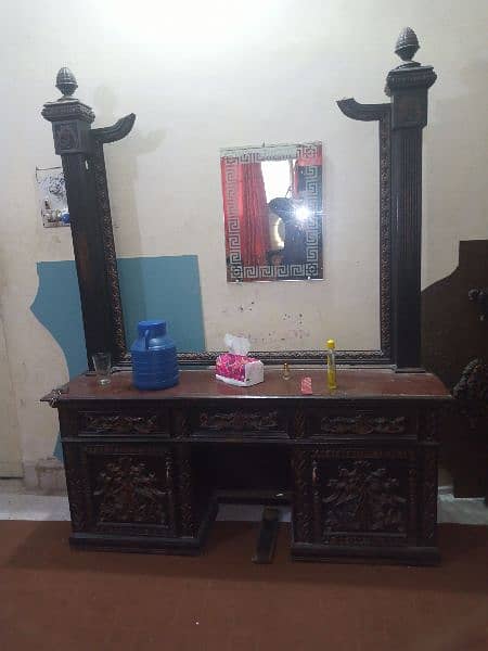 for sell bed with 2 side tables / dressing table 4