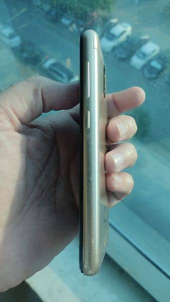 Qmobile i8i Metal 2019 5