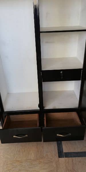 Very Good Condition Heavy Wardrobe / Almari / Cupboard 5