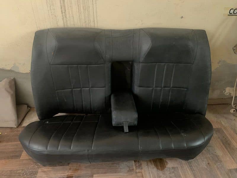 honda Accord 1986 to 1989 model orignal seats with poshish 5