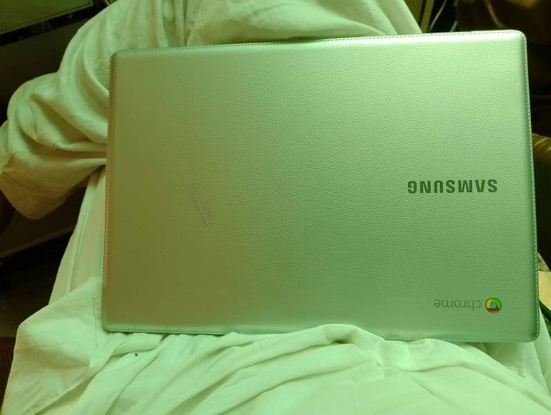 Samsung chrome book laptop 5