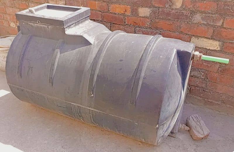 Dura Water tank for sale. 2