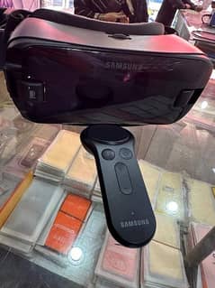 Samsung Gear VR With Controller 0