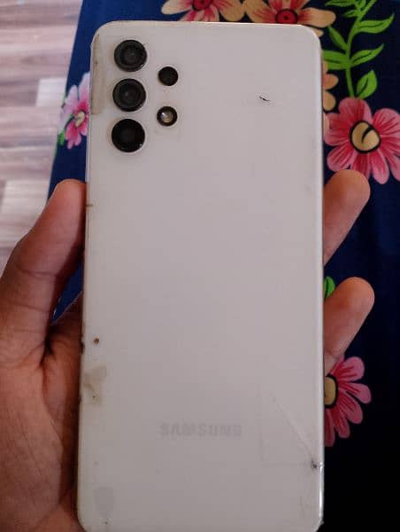 Samsung Galaxy a32 with box or charger 2