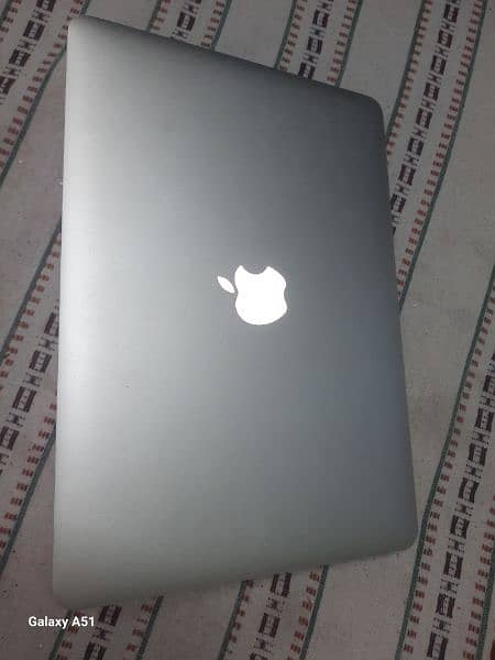 MacBook Air (2015) 4