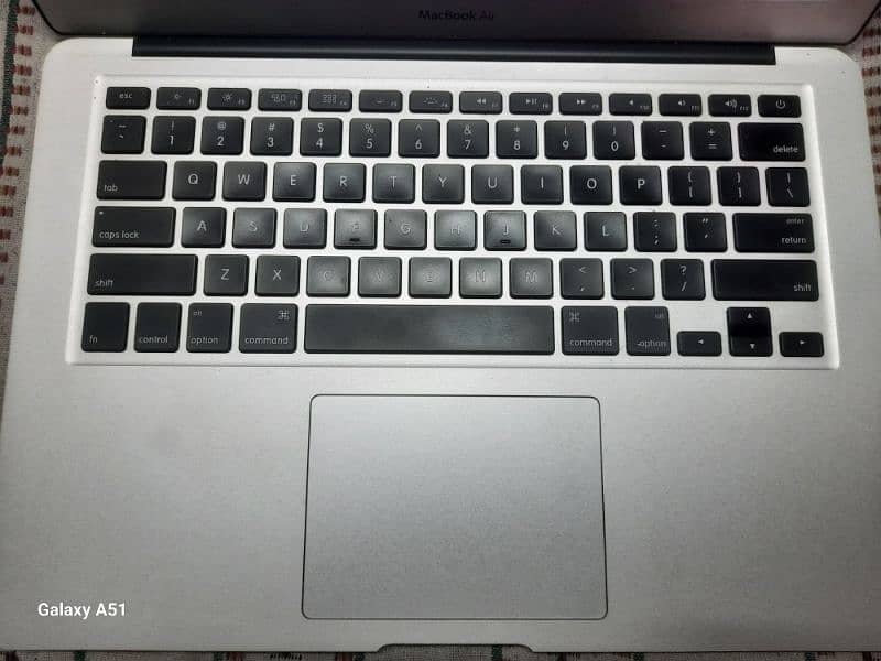 MacBook Air (2015) 7