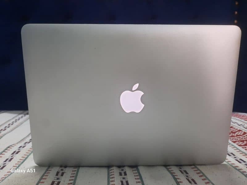 MacBook Air (2015) 9