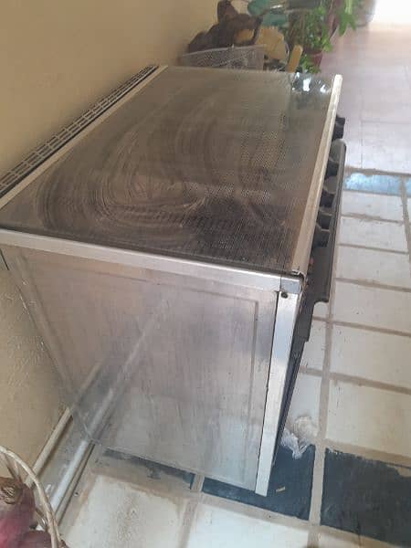 Technogas oven, single ownerhome used. price can be negotiated 1