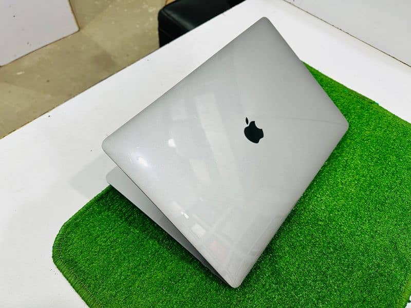 APPLE MACBOOK PRO 2012 TO 2024 ALL MODEL AVAILABLE 10/10 CONDITION 4