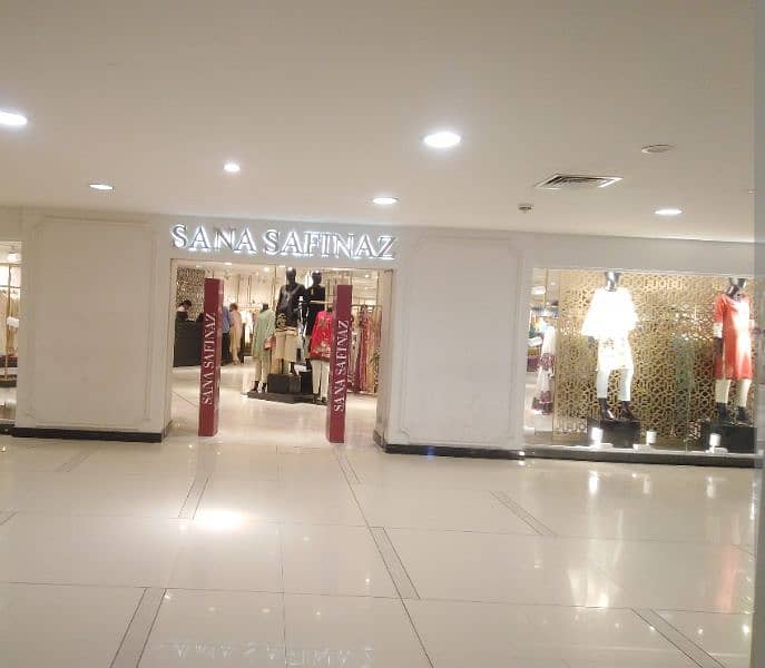 Dolmen Mall Tariq Road 1