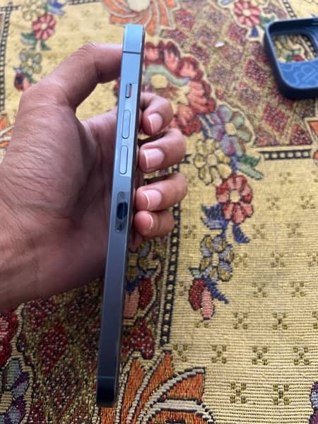 Iphone with damaged Charging Port 1