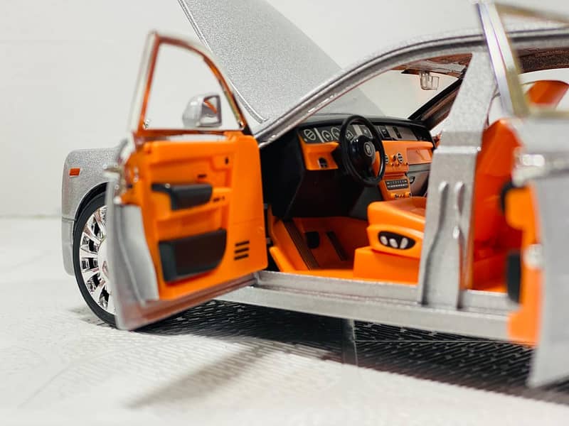 Rolls-Royce Phantom Vlll Metal body Die-cast Model Car 5