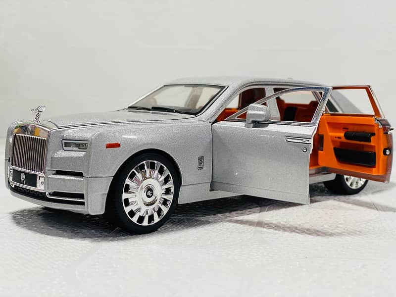 Rolls-Royce Phantom Vlll Metal body Die-cast Model Car 7