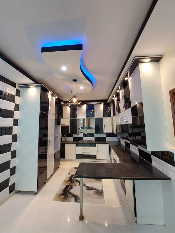 Luxurious 3-Bed Upper Portion With Modern Amenities | Prime Gulshan-E-Iqbal Location 14