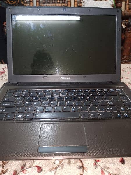 I am selling my laptop condition okay 9