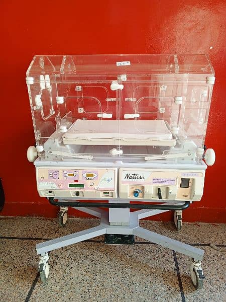 Baby incubator 3