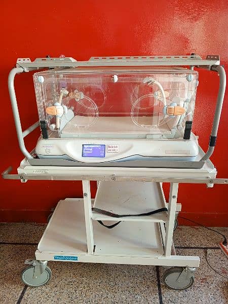 Baby incubator 4