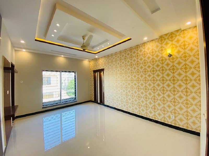 10 Marla Brand New Ultra Modern Lavish House For Sale In Rafi Block Deal Done With Owner Meeting 9
