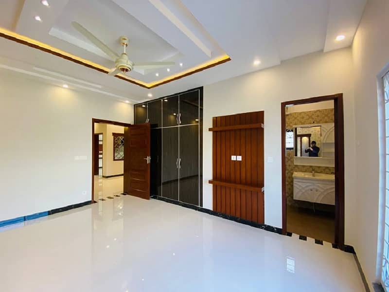 10 Marla Brand New Ultra Modern Lavish House For Sale In Rafi Block Deal Done With Owner Meeting 10