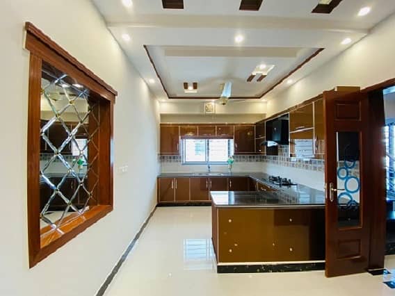 10 Marla Brand New Ultra Modern Lavish House For Sale In Rafi Block Deal Done With Owner Meeting 11