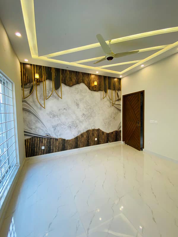 10 Marla Brand New Ultra Modern Lavish House For Sale In Overseas B Block Deal Done With Owner Meeting 13