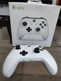 Xbox One s controller 0