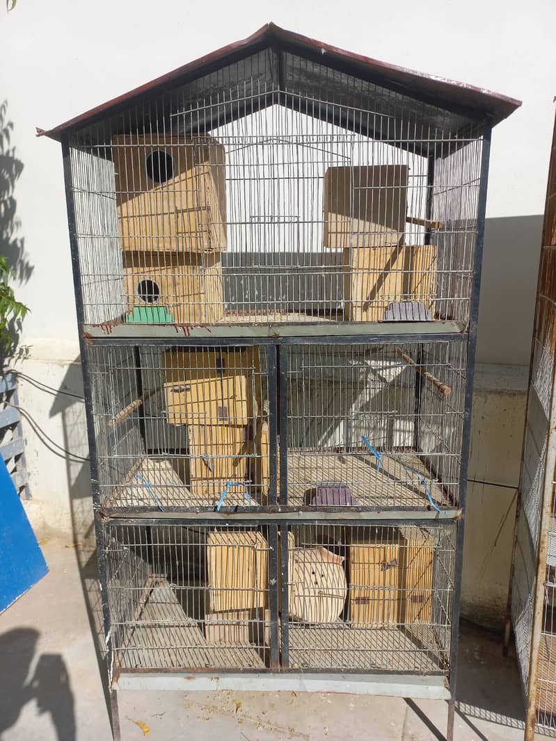 Used Steel Cages Available In Different Sizes 1