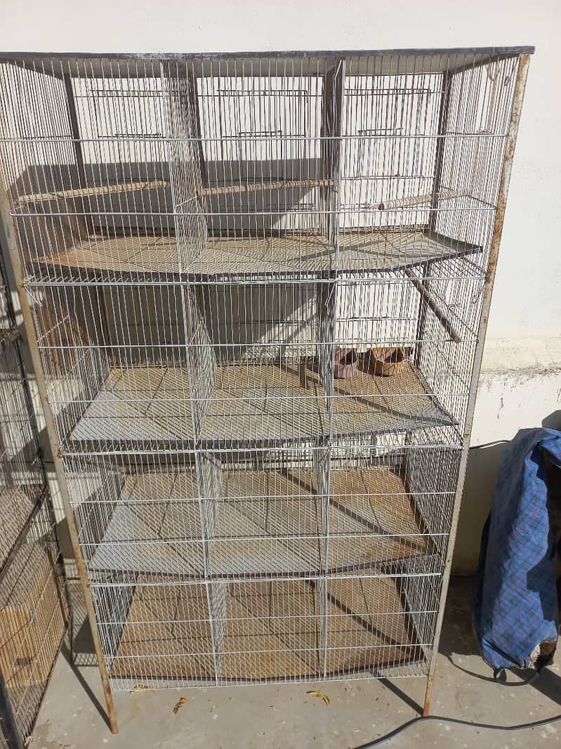 Used Steel Cages Available In Different Sizes 4