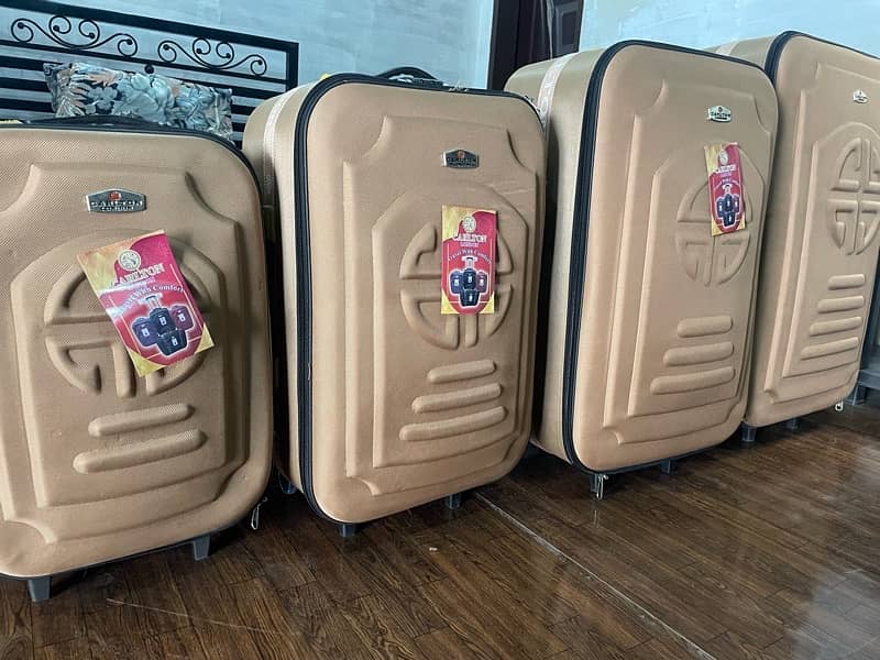 Brand new CARLTON Luggage Bags with wheels 11