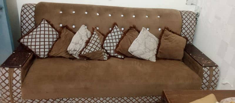 5 seater sofa with cushions in good condition 0