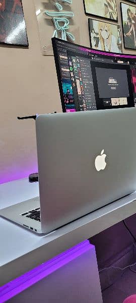 Apple MacBook Air 2014 13 inch screen Core i 5 5