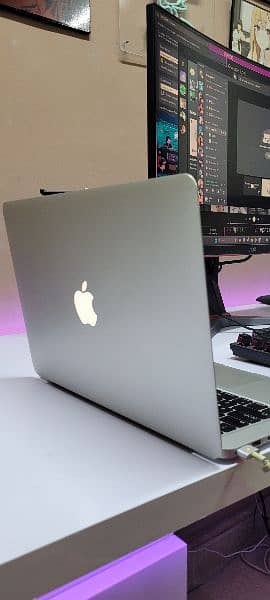 Apple MacBook Air 2014 13 inch screen Core i 5 6