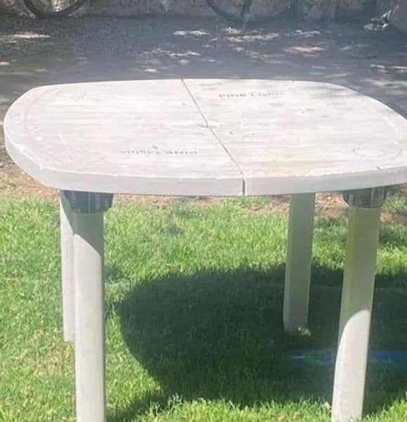 Huge one Table for sale 1
