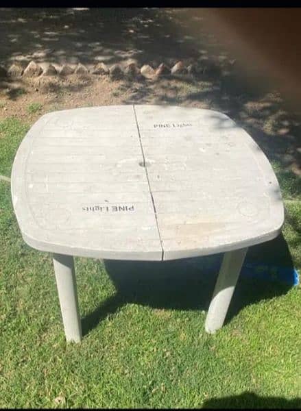 Huge one Table for sale 3